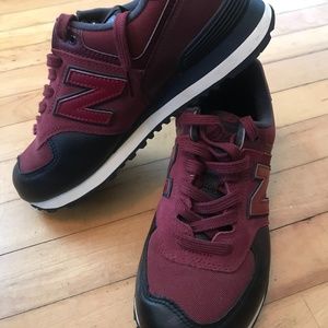 New Balance 574  Mens 7.5 Women's 9.5